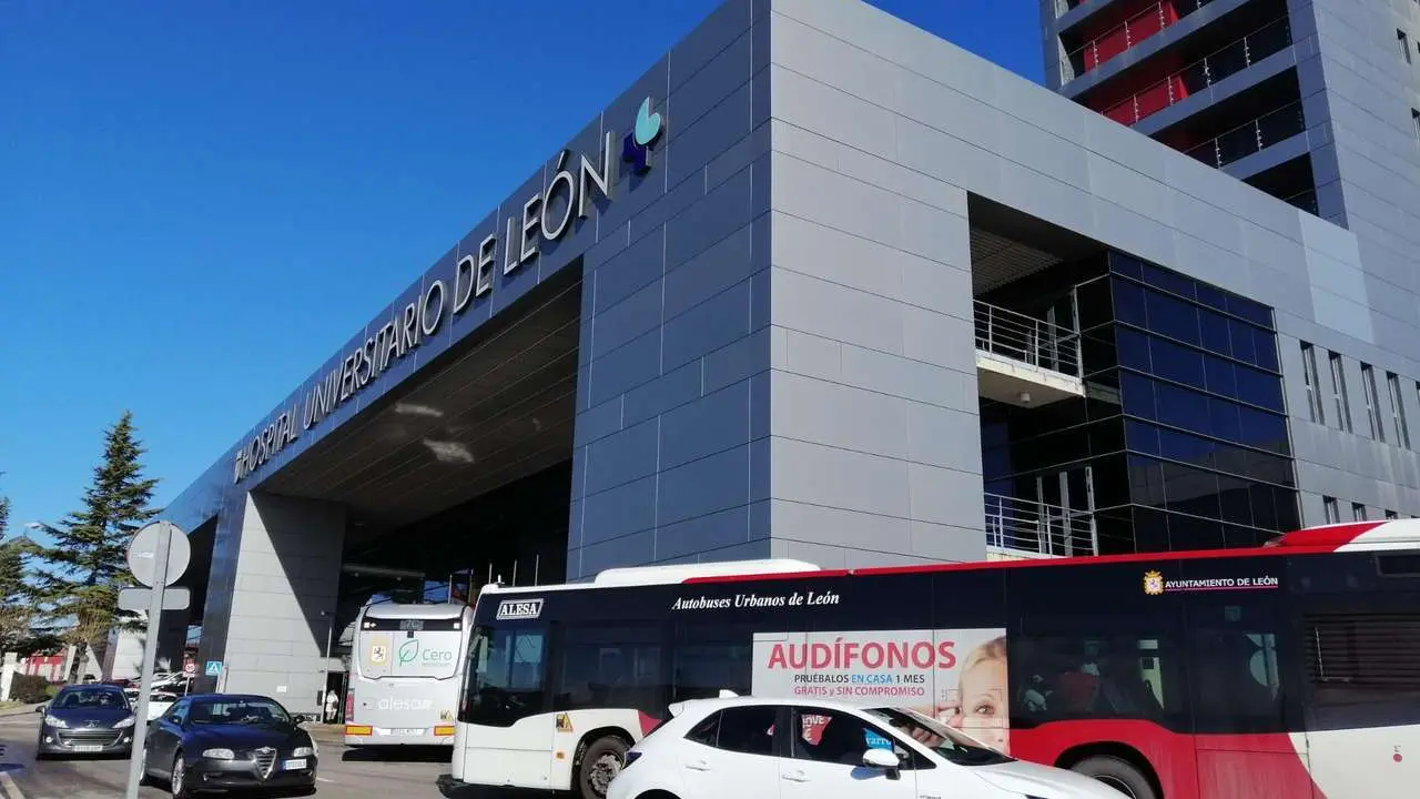 El hombre ha fallecido en el Hospital de Le&oacute;n, tras ser trasladado desde el del Bierzo por la gravedad de sus heridas.