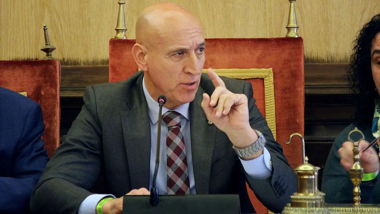 Peio Garc&iacute;a. ICAL. El Ayuntamiento de Le&oacute;n celebra un pleno ordinario en el que se vota en contra de la moci&oacute;n de reprobaci&oacute;n al alcalde, Jos&eacute; Antonio Diez, presentada por el Partido Popular