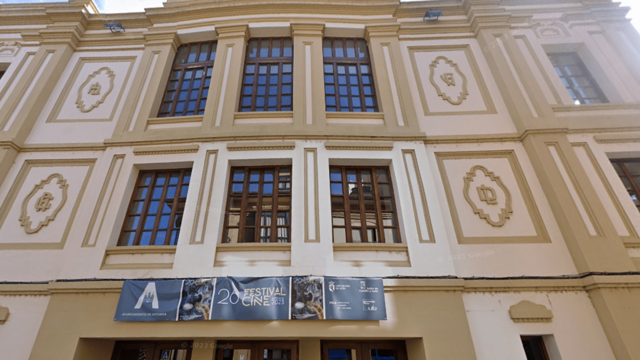 Teatro Gull&oacute;n, Astorga
