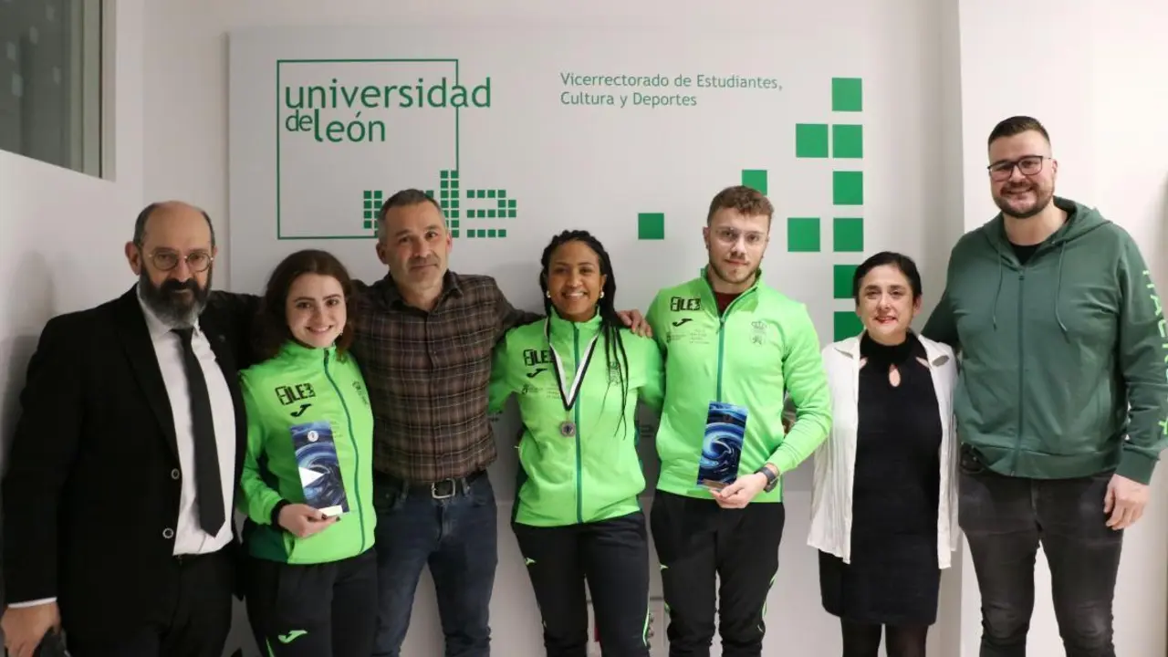de izda a dcha Antonio Barre&ntilde;ada, Beatriz Ria&ntilde;o, Diego Soto, Luzma Carcedo, Flori&aacute;n Yugueros, Susana Ropero y Abel Isa&iacute; Cabero 'Caber&iacute;n'