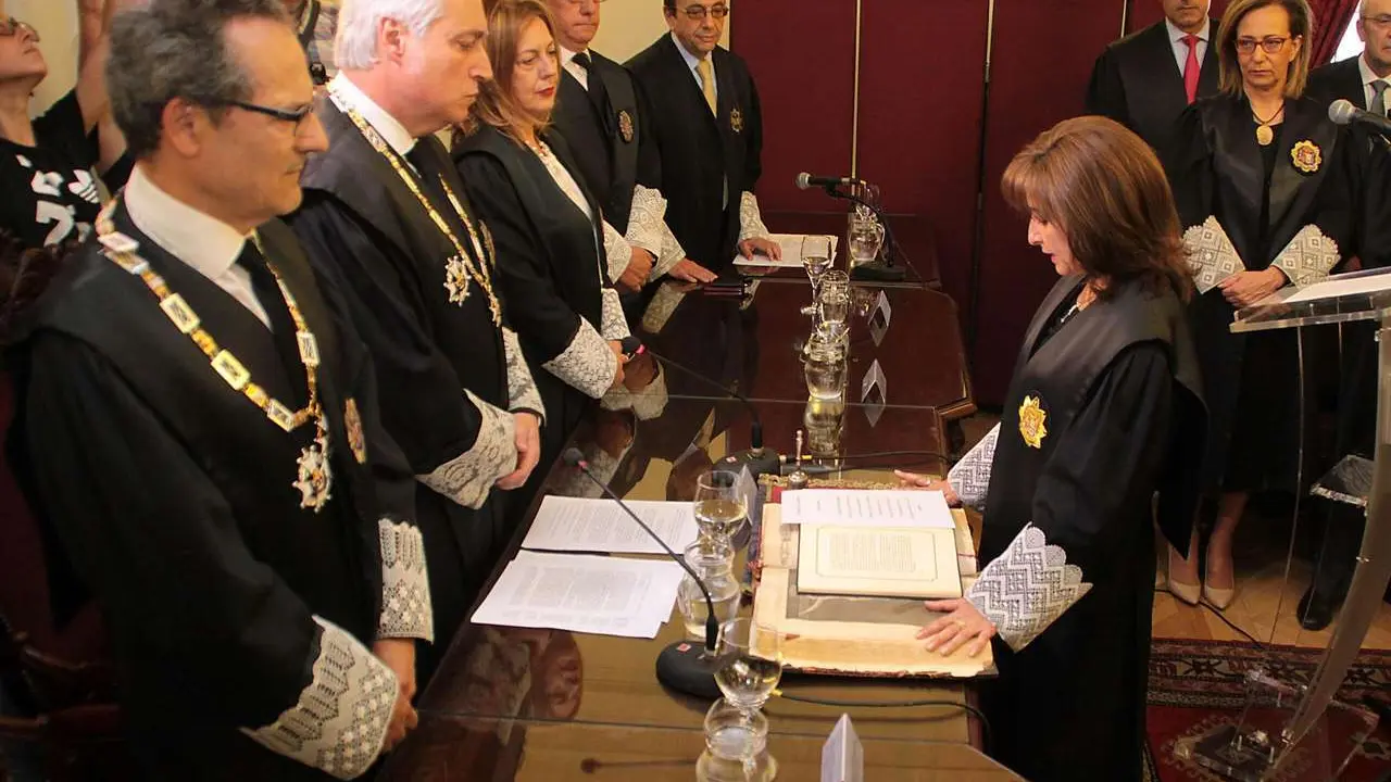 ICAL. Toma de posesi&oacute;n ante la Sala de Gobierno del Tribunal Superior de Justicia de Castilla y Le&oacute;n de Ana del Ser L&oacute;pez (D) como presidenta de la Audiencia Provincial de Le&oacute;n