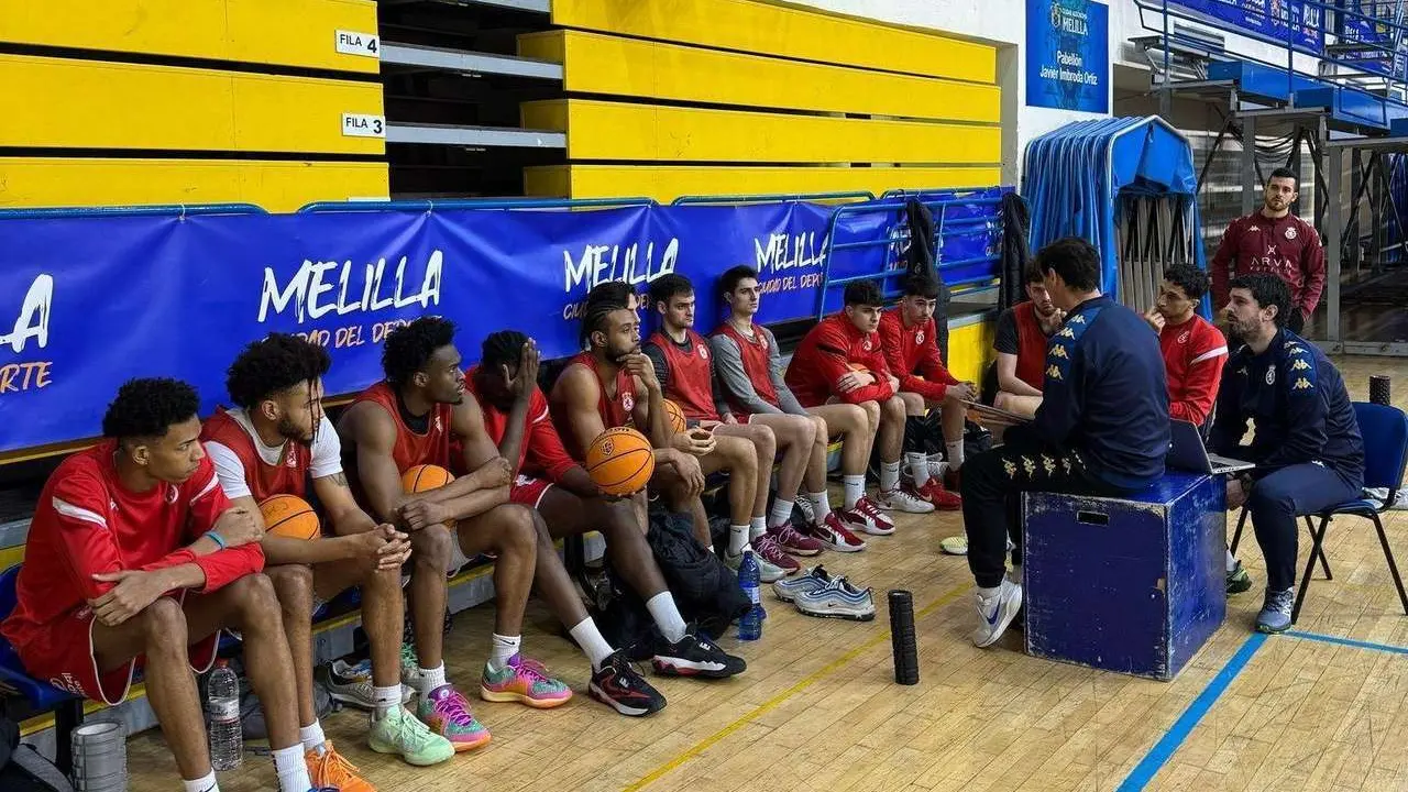La plantilla culturalista durante su estancia en Melilla // @CultuBaloncesto