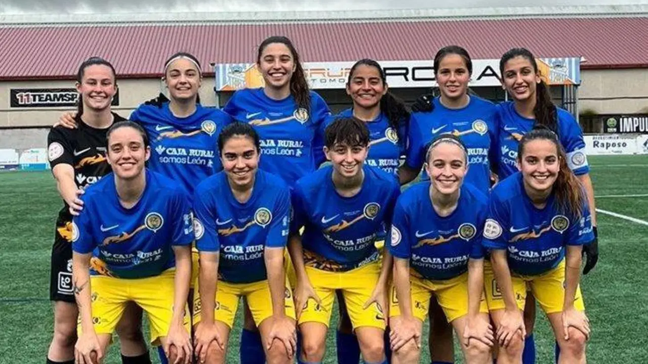 Una alineaci&oacute;n del Ol&iacute;mpico durante la temporada // @Ol&iacute;mpicoLeon