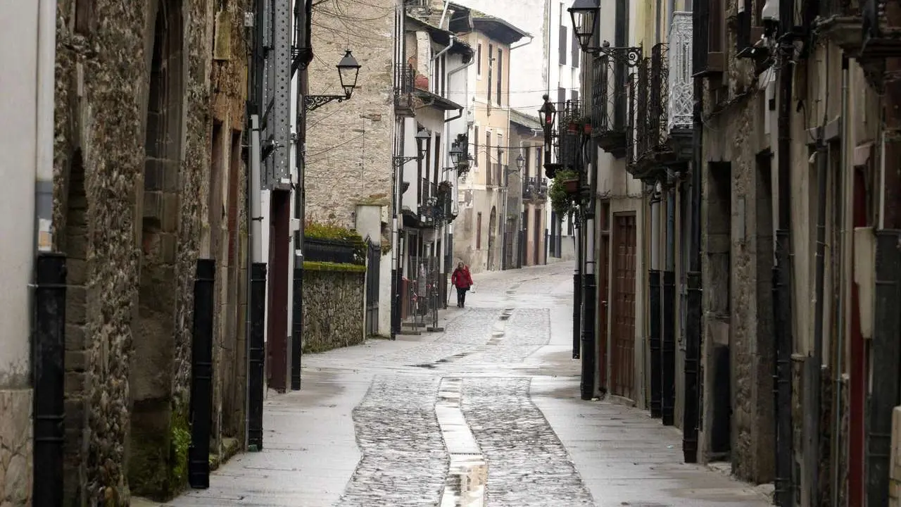 C&eacute;sar S&aacute;nchez. ICAL. Calle del Agua de Villafranca del Bierzo (Le&oacute;n)