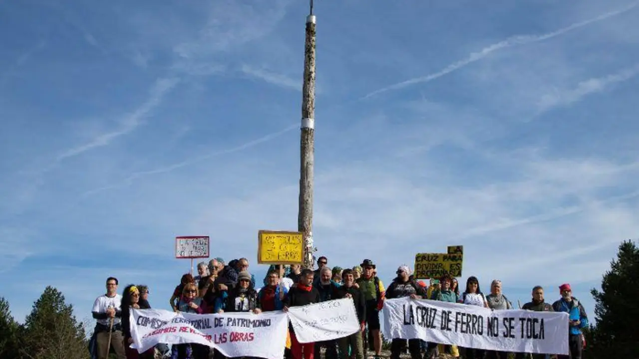 Imagen de archivo de una concentraci&oacute;n en defensa de la Cruz de Ferro. / ICAL