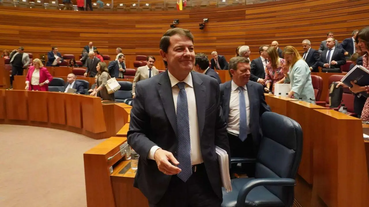 El presidente de la Junta de Castilla y Le&oacute;n Alfonso Fern&aacute;ndez Ma&ntilde;ueco al t&eacute;rmino del Debate de pol&iacute;tica general de la Junta de Castilla y Le&oacute;n. ICAL