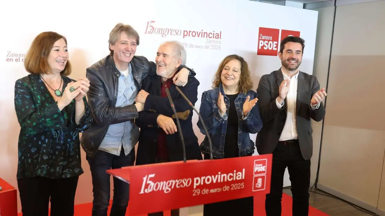Carlos Mart&iacute;nez y la presidenta del Congreso de los Diputados, Francina Armengo, asisten al XV Congreso Provincial del Partido Socialista de Zamora. / JL LEAL / ICAL