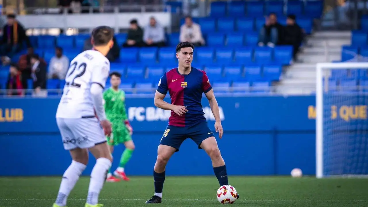 Un momento del partido entre Barcelona B y Cultural Leonesa. / @FCBARCELONAB