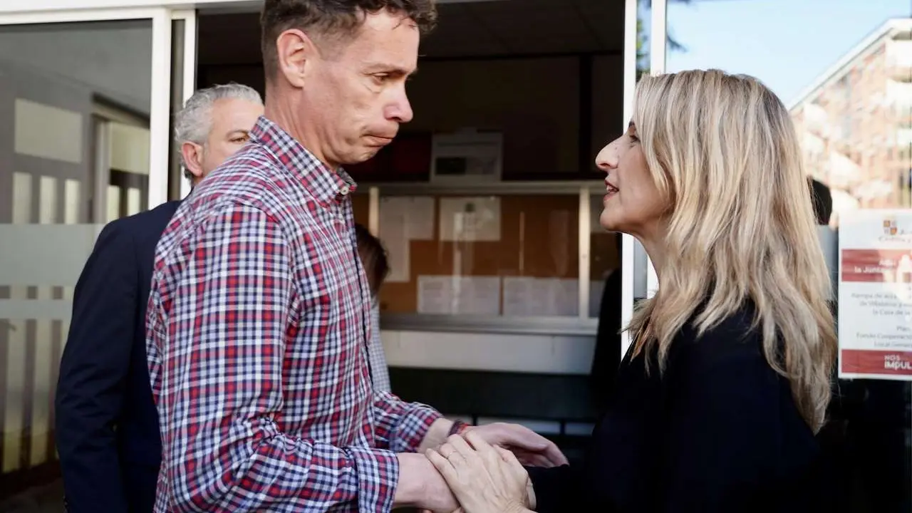 Campillo. ICAL. Vicepresidenta segunda del Gobierno, Yolanda D&iacute;az, se re&uacute;ne con el alcalde  de Villablino, Mario Rivas