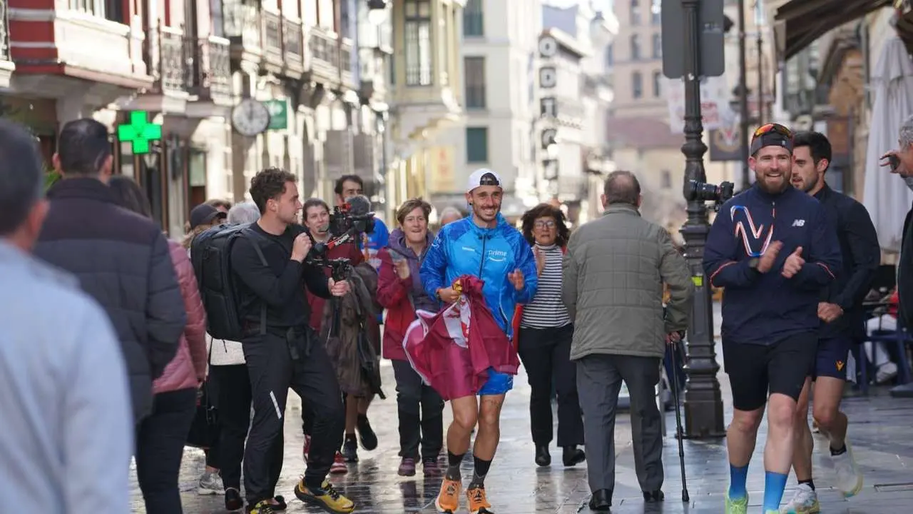 Iv&aacute;n &Aacute;lvarez abandona por problemas m&eacute;dicos el reto de recorrer el Camino de Santiago en seis d&iacute;as