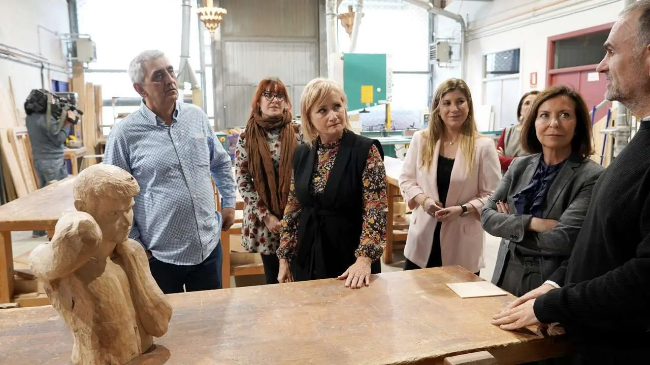 Miriam Chac&oacute;n. ICAL. La consejera de Industria, Comercio y Empleo, Leticia Garc&iacute;a, visita el Centro de Artesan&iacute;a de Castilla y Le&oacute;n con motivo de la celebraci&oacute;n de los ''''D&iacute;as Europeos de la Artesan&iacute;a''''.