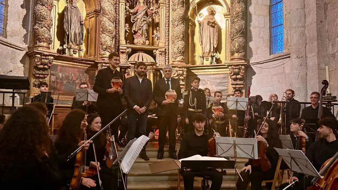 Eduardo Diego fue el pregonero de la Semana Santa de Carrizo. / PRENSA JUNTA CYL