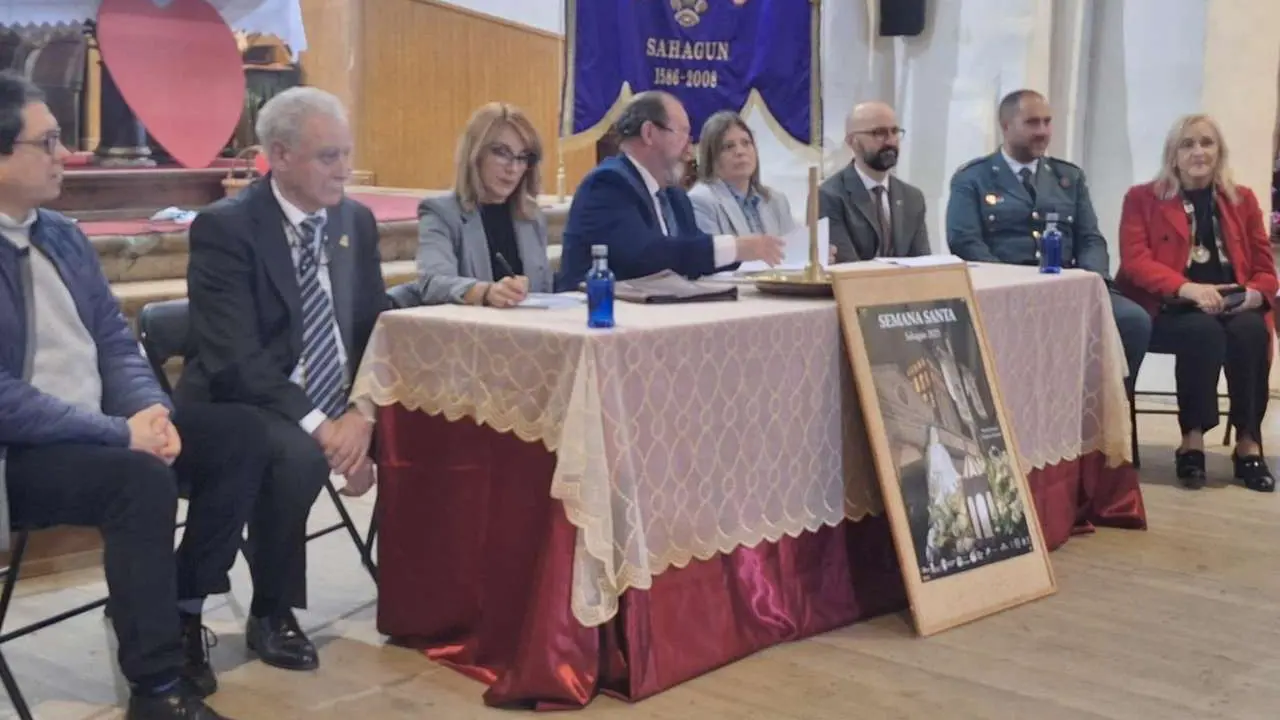 Subasta tradicional de la Semana Santa 2025 de Sahag&uacute;n. / LE&Oacute;N24HORAS