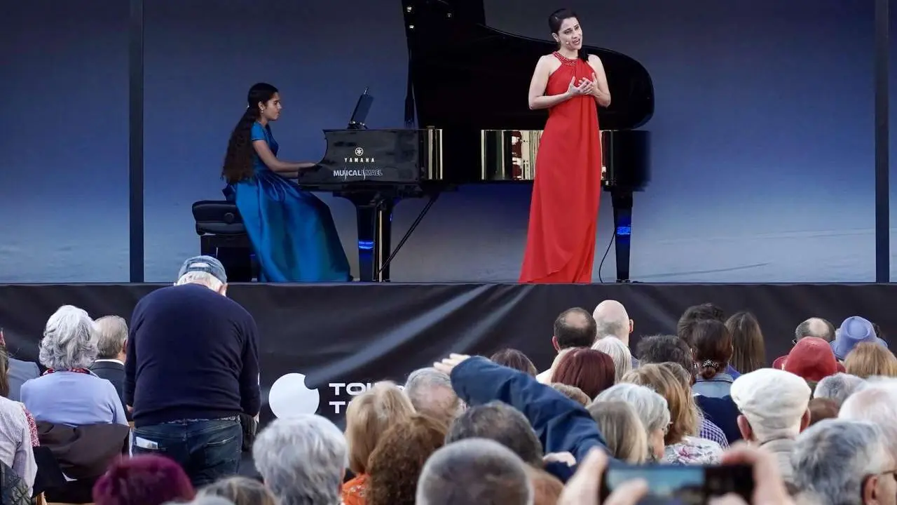 Campillo. ICAL. &lsquo;La Carroza del Teatro Real&rsquo; ofrece un concierto l&iacute;rico con motivo de la parada en Le&oacute;n del &lsquo;Tour del talento&rsquo;.