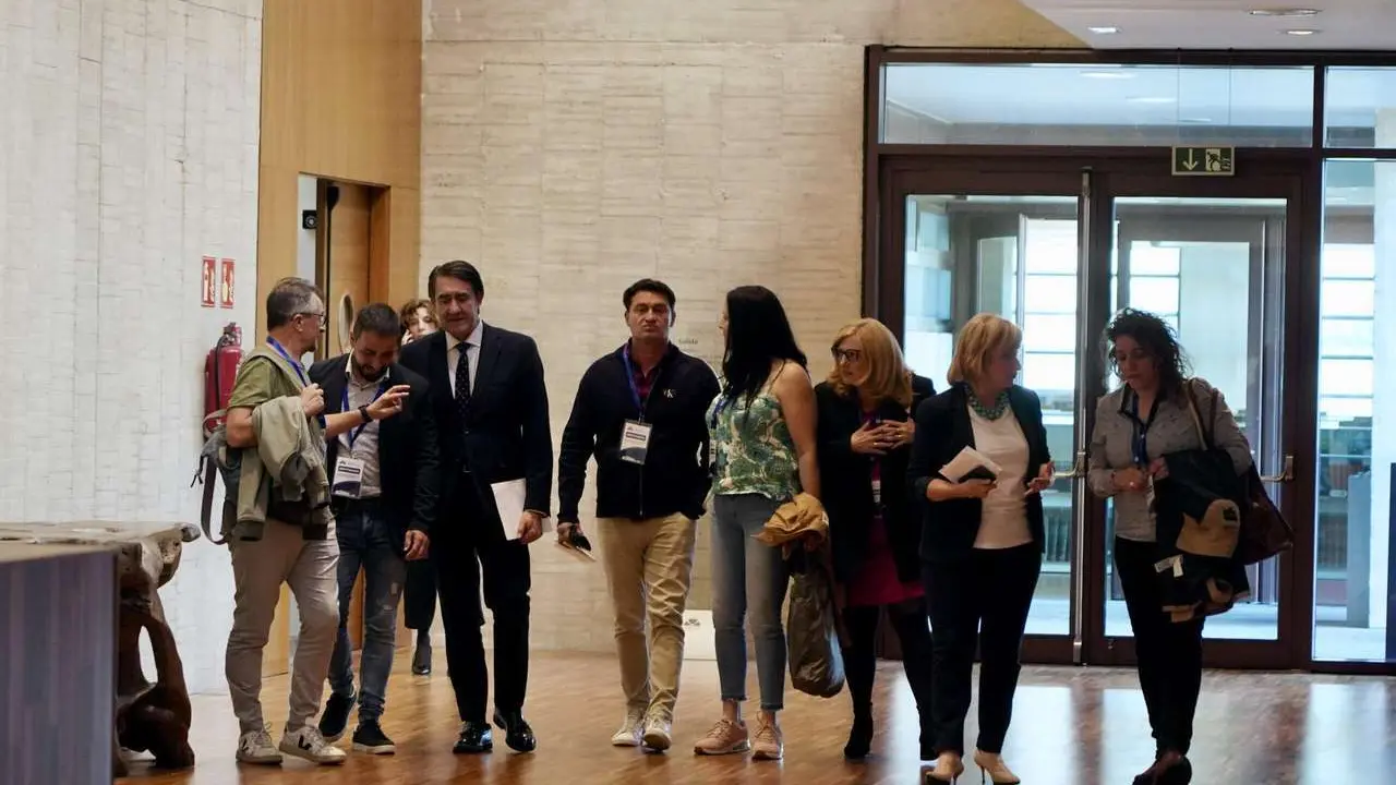 Leticia P&eacute;rez. ICAL. Representantes de UGT, CCOO, USO y CGT al finalizar su reuni&oacute;n con el presidente de la Junta para iniciar el di&aacute;logo sobre el futuro de Le&oacute;n