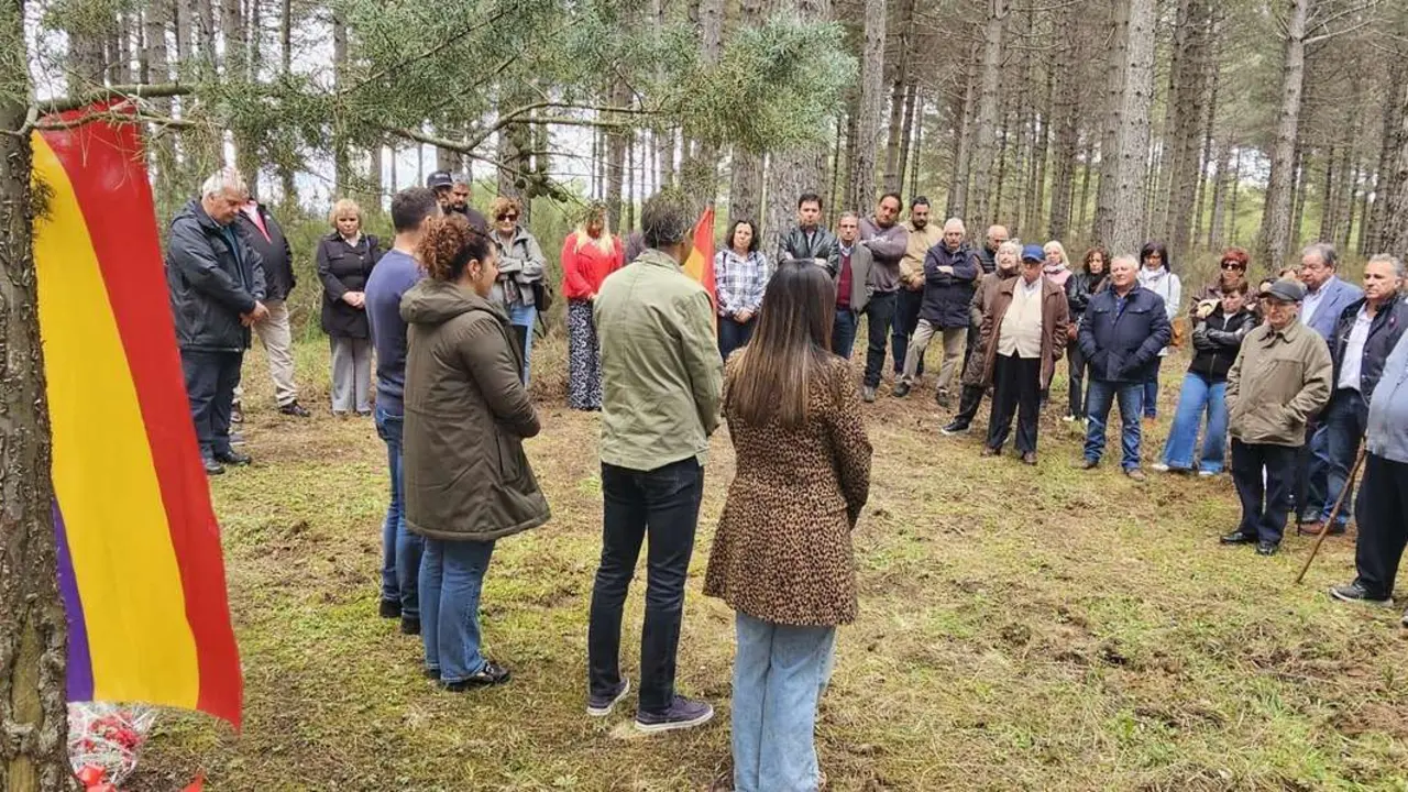 Homenaje PSOE represaliados en El Rabizo, La Robla