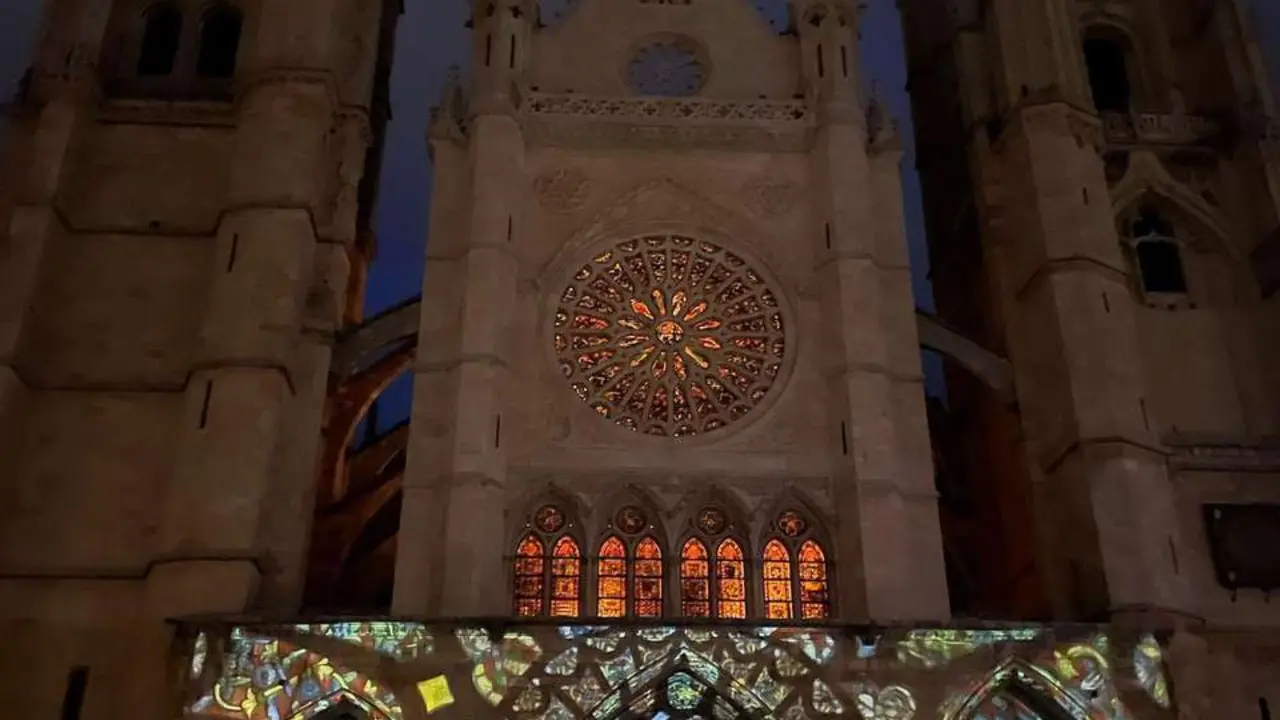 Proyecciones en la catedral de Le&oacute;n
