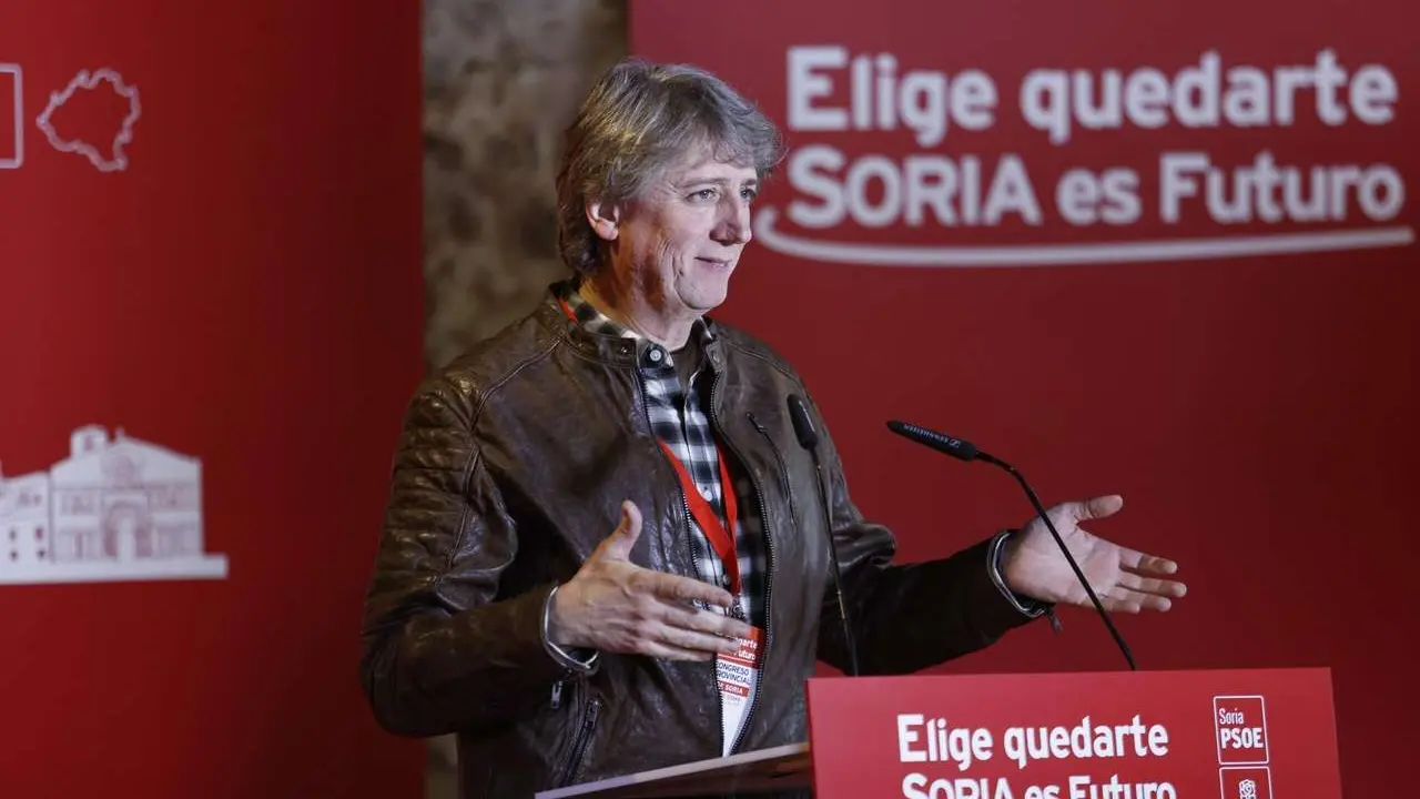 El secretario general del PSOE de Castilla y Le&oacute;n, Carlos Mart&iacute;nez, clausura el Congreso Provincial del PSOE de Soria. / ICAL