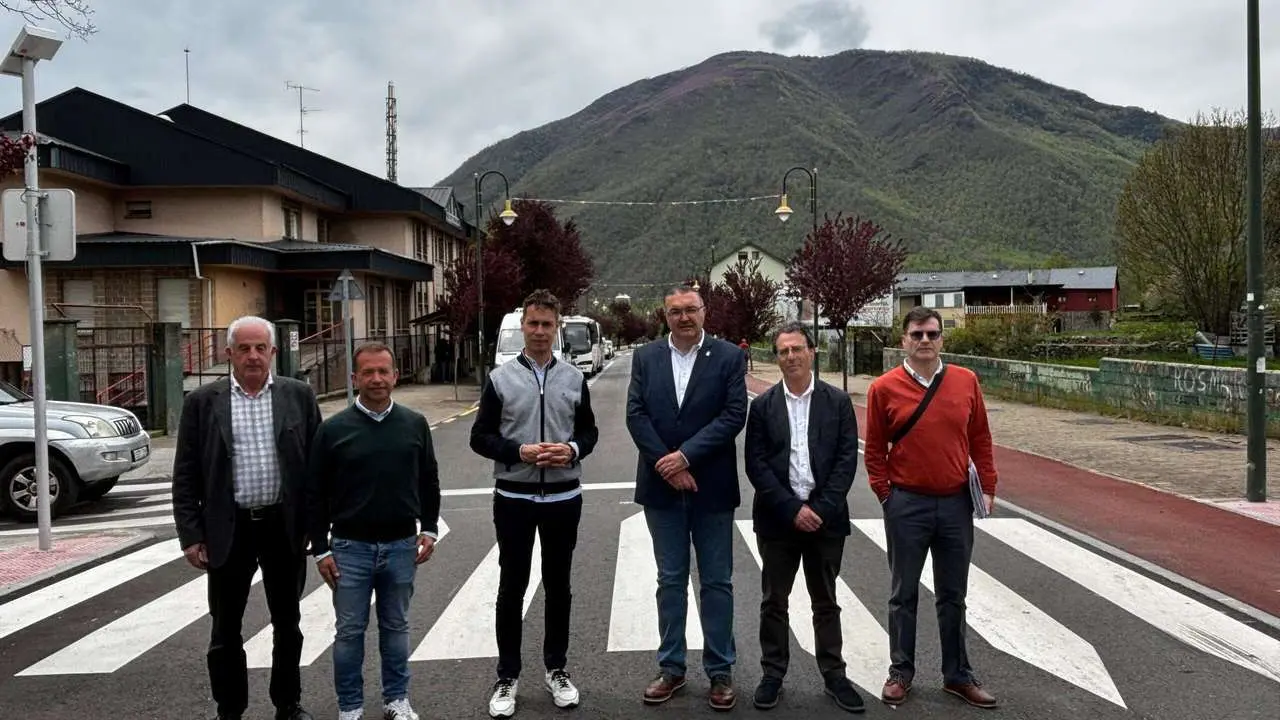 Recepci&oacute;n de las obras de la travesía de Villablino. / DIPU LE&Oacute;N