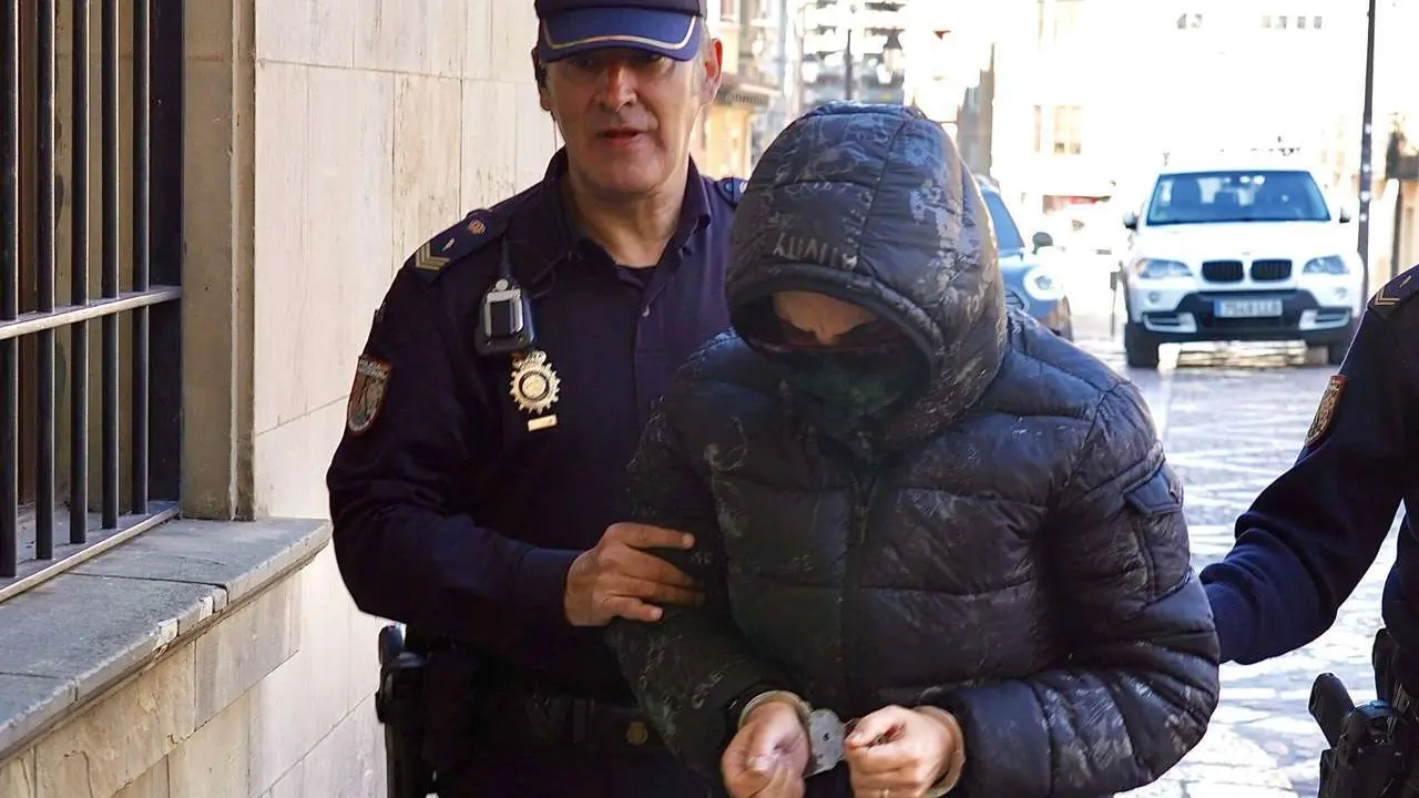 Campillo. ICAL. Primera jornada del juicio contra una auxiliar de Enfermer&iacute;a acusada de asesinato por la muerte de una paciente de la Residencia de Ancianos Virgen del Camino de Le&oacute;n en 2022.