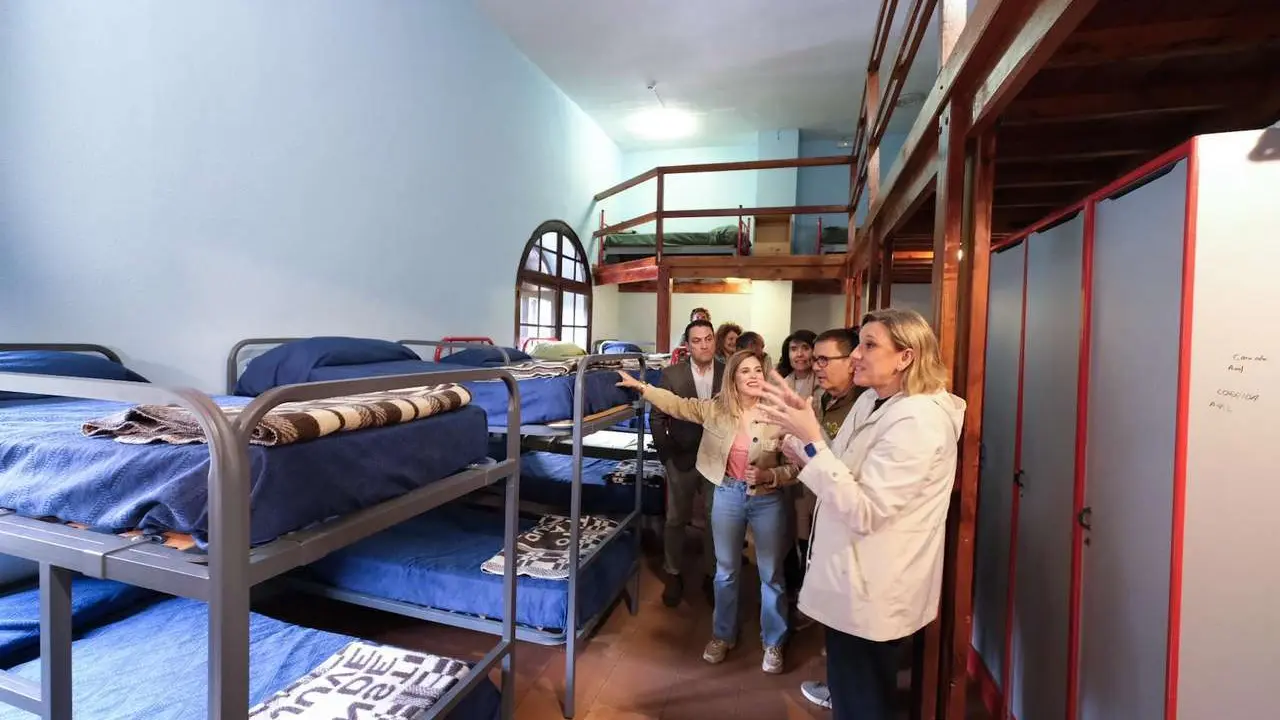 Visita al albergue juvenil San Rafael. / JCYL