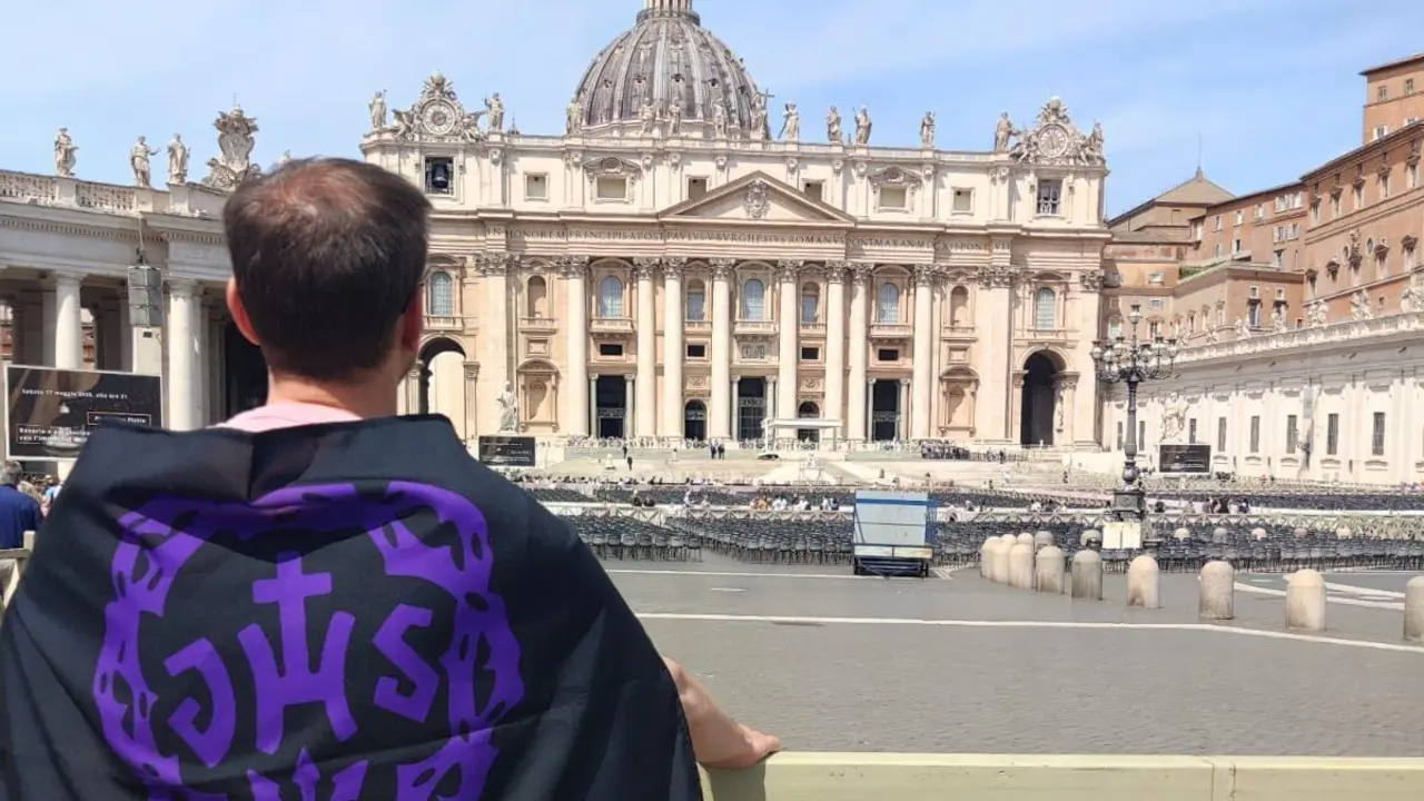 La comitiva ha aprovechado para visitar la plaza de San Pedro en el Vaticano