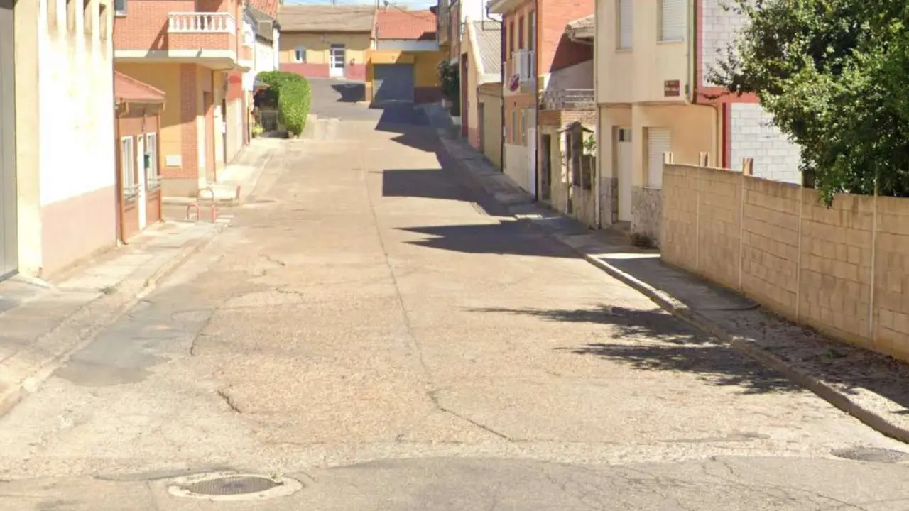 Calle Reina Isabel II de La Ba&ntilde;eza