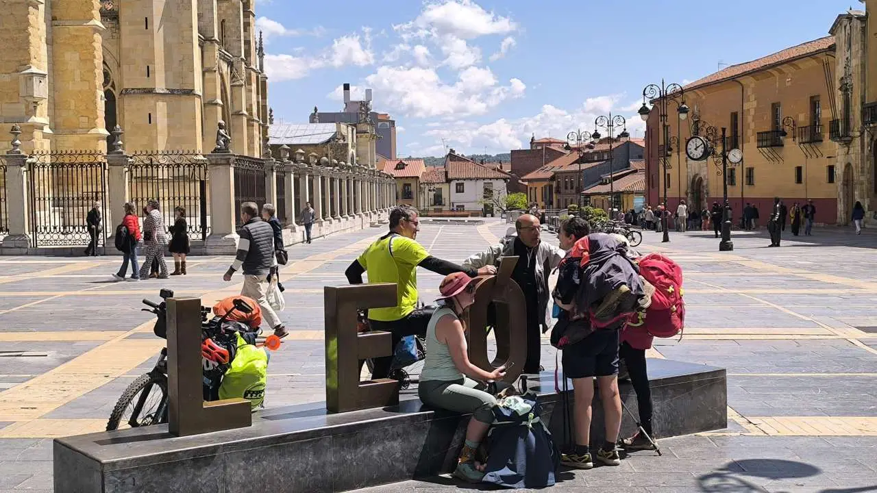 LE&Oacute;N24HORAS