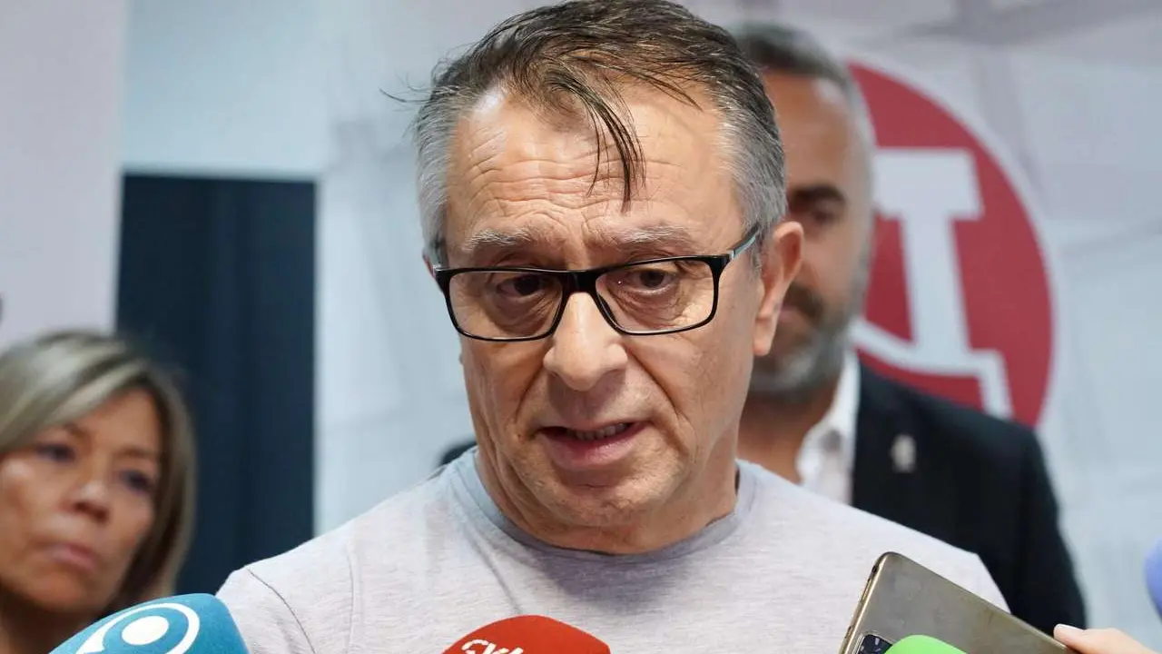 Campillo. ICAL. La Federaci&oacute;n de Servicios, Movilidad y Consumo de UGT en Castilla y Le&oacute;n celebra sus Jornadas de Acci&oacute;n sindical y Negociaci&oacute;n Colectiva, Juventud, Mujeres y personas LGTBI. El secretario general de UGT Castilla y Le&oacute;n, &Oacute;scar Lobo, atiende a los medios junto al secretario general de FeSMC UGT CyL, H&eacute;ctor Y&aacute;g&uuml;ez Mart&iacute;n, la secretaria de Acci&oacute;n Sindical y Coordinaci&oacute;n Sectorial de FeSMC UGT CyL, M&oacute;nica Gay Ce&ntilde;al, y el vicesecretario General &Aacute;rea externa de FeSMC, Pedro Aller.