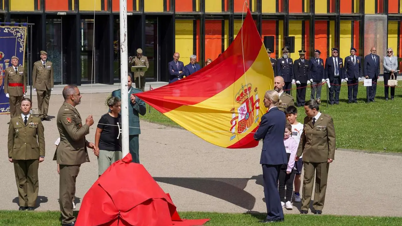 Imagen de archivo de una anterior celebraci&oacute;n del D&iacute;a de las Fuerzas Armadas en Le&oacute;n. | ICAL