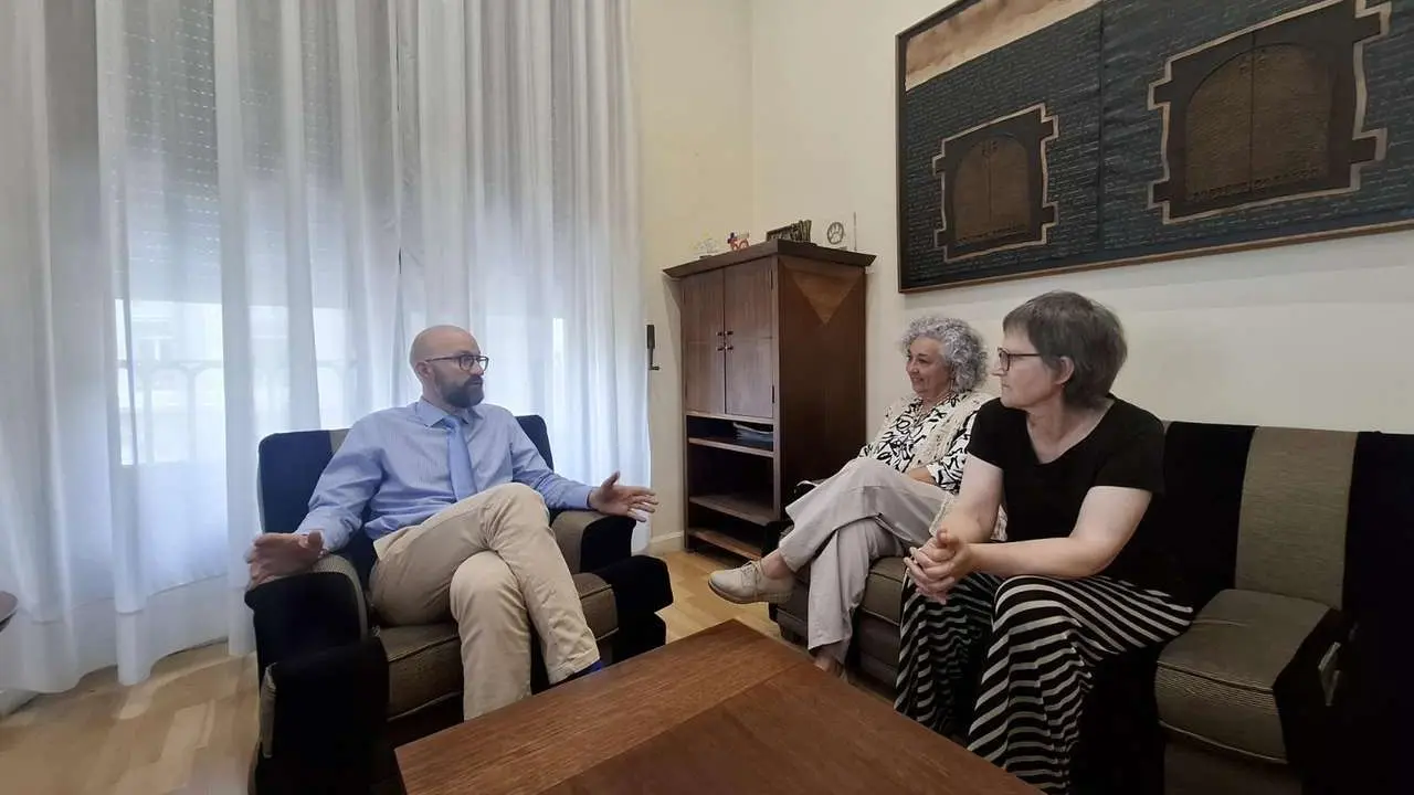 Reuni&oacute;n del subdelegado del Gobierno con la Plataforma Teleno Libre