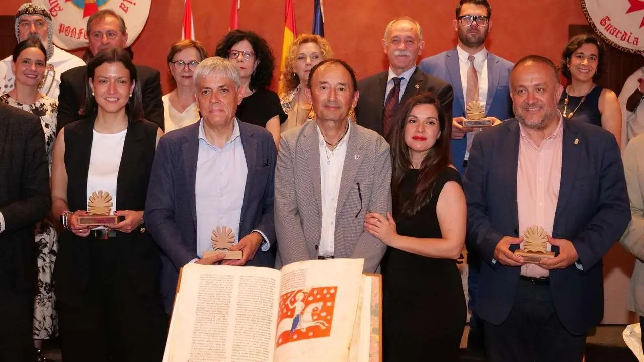 ICAL. El escritor, ensayista y comisario de exposiciones Jos&eacute; Tono Mart&iacute;nez recibe el Premio Internacional Aymeric Picaud de Divulgaci&oacute;n del Camino de Santiago