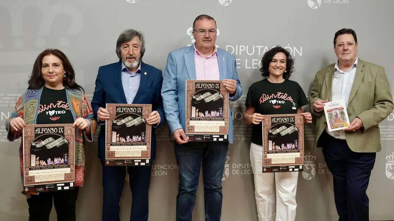 Campillo. ICAL. El vicepresidente de la Diputaci&oacute;n de Le&oacute;n, Roberto Aller, presenta una obra de teatro sobre Alfonso IX que se escenificar&aacute; en San Isidoro.