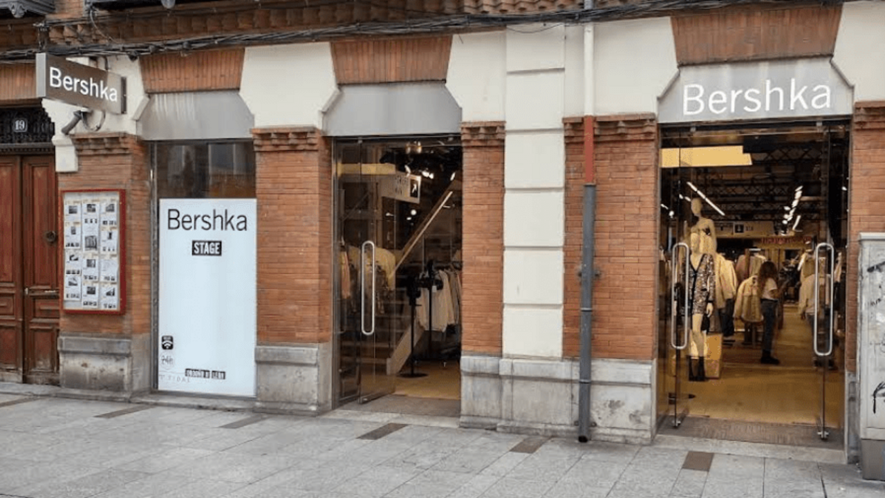 La tienda Bershka en Ordo&ntilde;o II cerr&oacute; sus puertas definitivamente este s&aacute;bado.