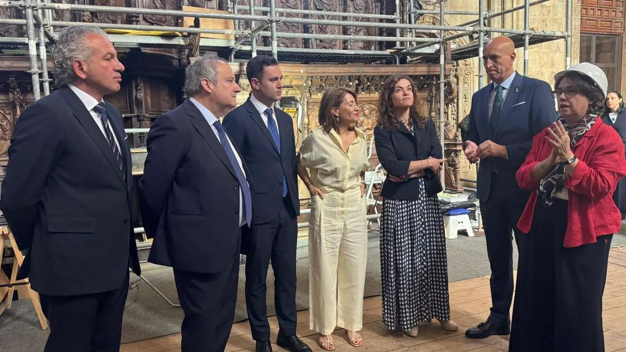 El ministro Hereu visit&oacute; el Parador de Le&oacute;n acompa&ntilde;ado, entre otros, por el alcalde de la ciudad.