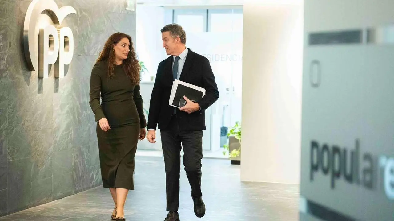 La leonesa Ester Mu&ntilde;oz, nueva portavoz del PP en el Congreso, con el presidente del PP, Alberto N&uacute;&ntilde;ez Feij&oacute;o. 