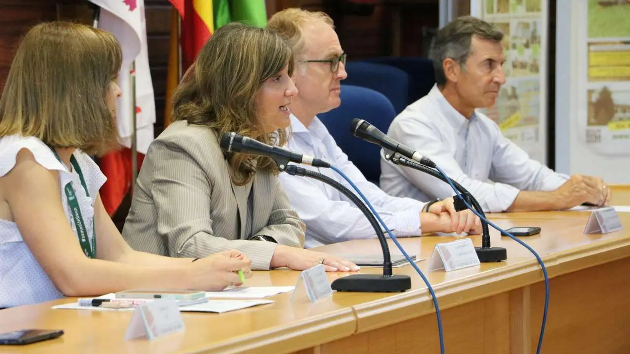 La rectora, en la jornada internacional &lsquo;Populus 360: Innovaci&oacute;n, colaboraci&oacute;n y retos en el sector del chopo&rsquo; en la ULE.