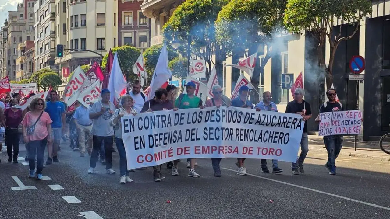 Manifestaci&oacute;n en Le&oacute;n contra el cierre de la azucarera de La Ba&ntilde;eza. | Le&oacute;n24horas.