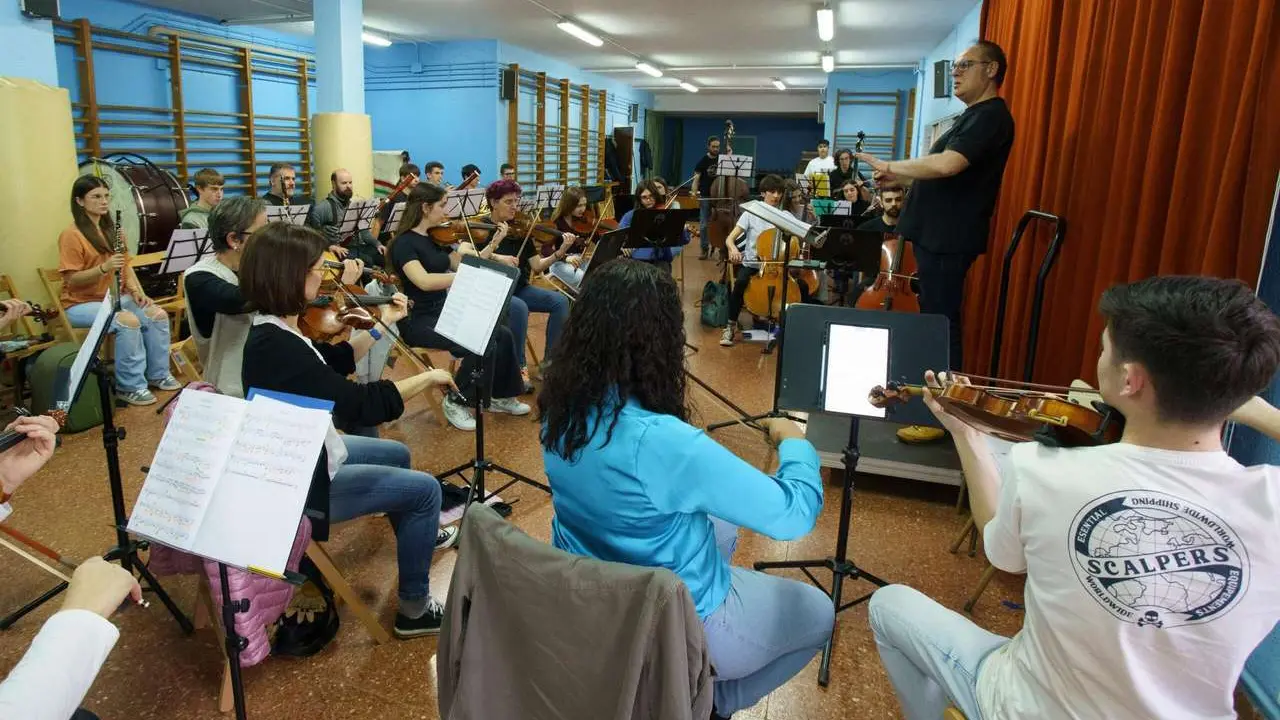 Ensayo de la Orquesta Sinf&oacute;nica de Ponferrada dirigida por Manuel Alejandre