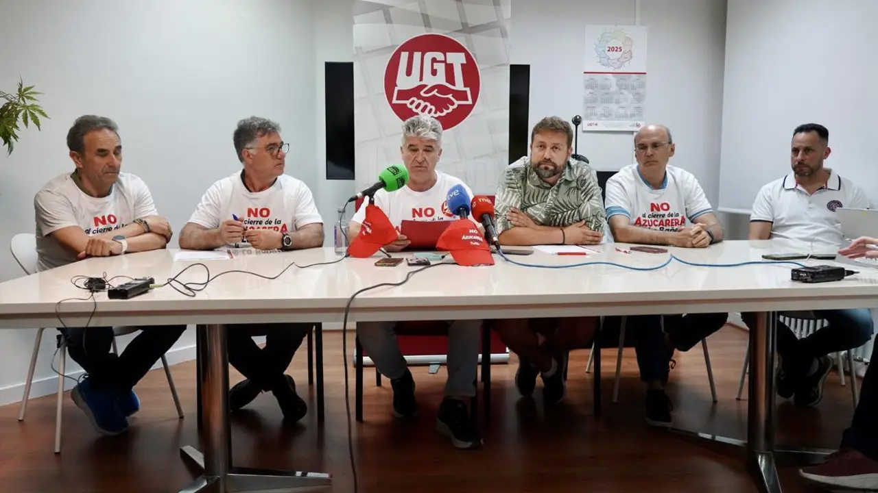 Representantes de UGT-FICA han comparecido este jueves en Le&oacute;n para hablar sobre el cierre de la planta de Azucarera en La Ba&ntilde;eza. | ICAL