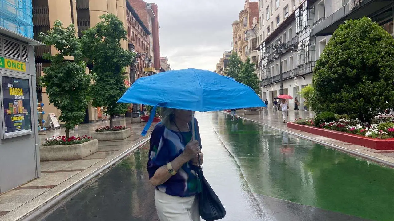Las lluvias y tormentas mantienen en nivel naranja a la Cordillera Cant&aacute;brica en Le&oacute;n.
