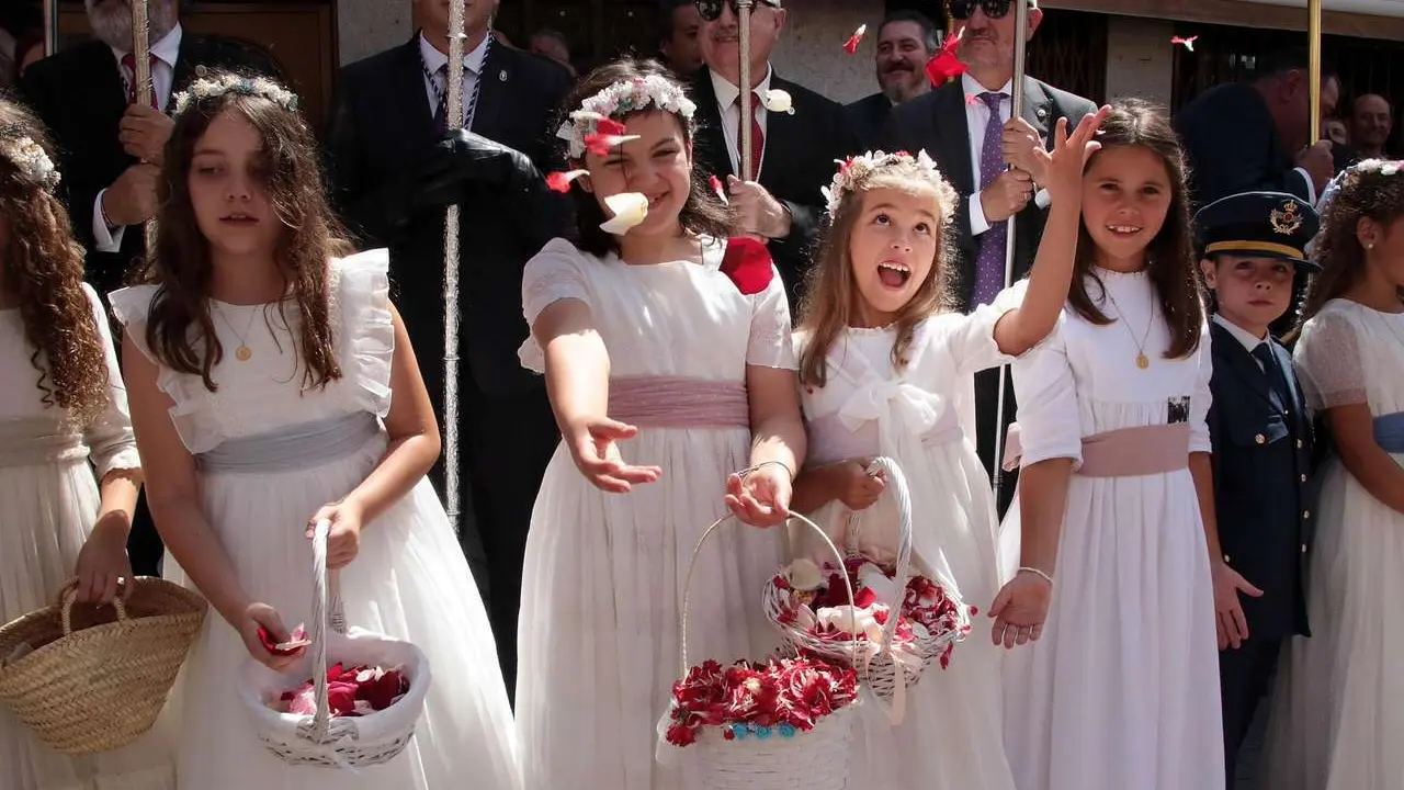 Peio Garc&iacute;a. ICAL.  Celebraci&oacute;n del Corpus Chico de Le&oacute;n con una misa y una posterior procesi&oacute;n, a la que asiste la corporaci&oacute;n municipal y el consejero de Medio Ambiente, Vivienda y Ordenaci&oacute;n del Territorio, Juan Carlos Su&aacute;rez-Qui&ntilde;ones