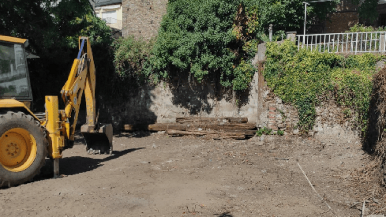 Obras de reconstrucci&oacute;n del Jard&iacute;n Rom&aacute;ntico Casa Gil en Villafranca del Bierzo