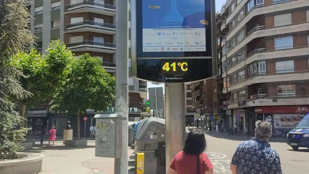Castilla y Le&oacute;n ha registrado este a&ntilde;o 59 muertes por la ola de calor desde mayo, 50 m&aacute;s que el a&ntilde;o pasado en las mismas fechas. | LE&Oacute;N24HORAS