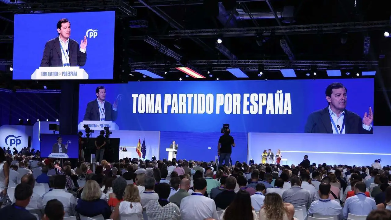 Juan L&aacute;zaro. ICAL. Segunda jornada del 21 Congreso Nacional del PP, que se celebra bajo el lema &lsquo;Toma partido por Espa&ntilde;a&rsquo;, con el debate de las ponencias pol&iacute;tica y de estatutos, los informes de los grupos parlamentarios y la presentaci&oacute;n de la candidatura a la reelecci&oacute;n de Alberto N&uacute;&ntilde;ez Feij&oacute;o.