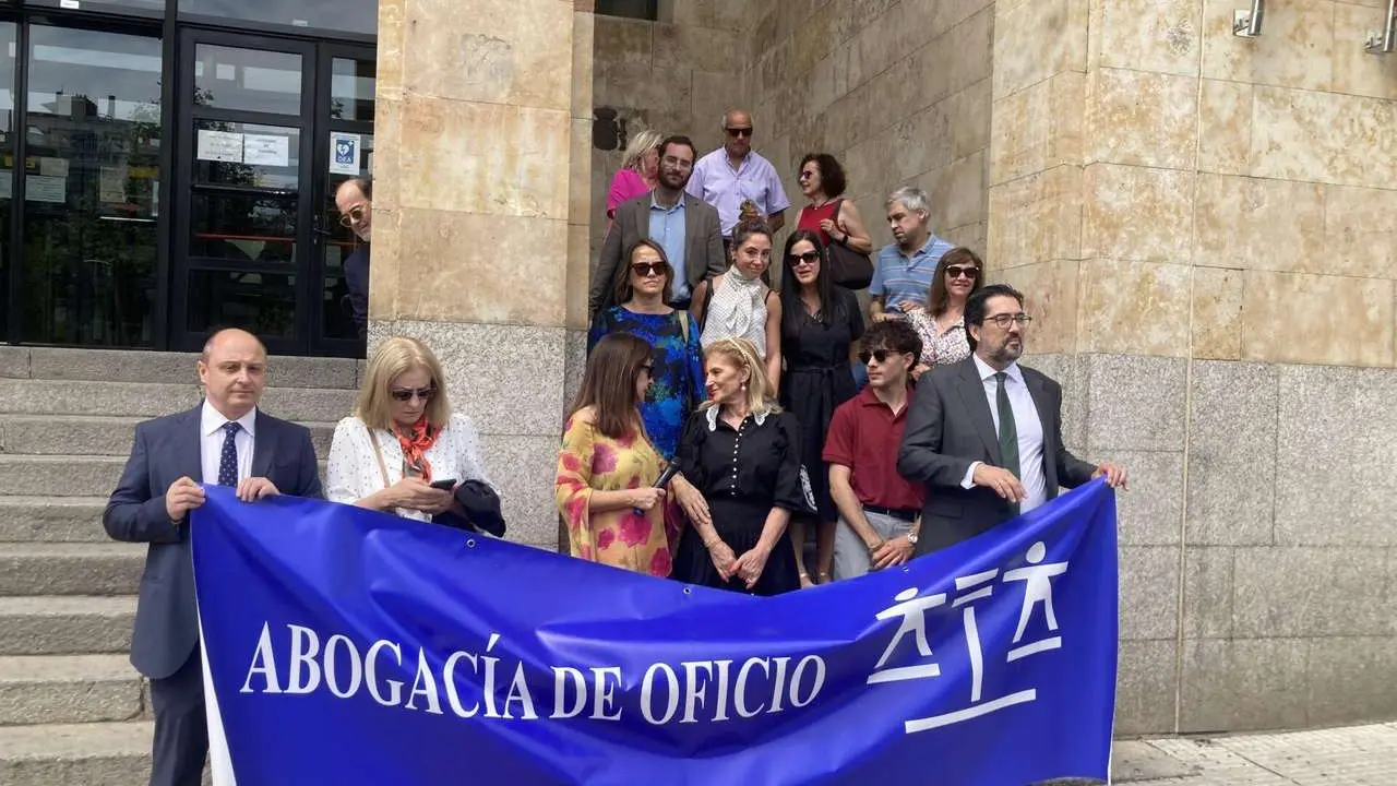 Peio Garc&iacute;a. ICAL. Concentraci&oacute;n frente a la sede de los juzgados de Le&oacute;n