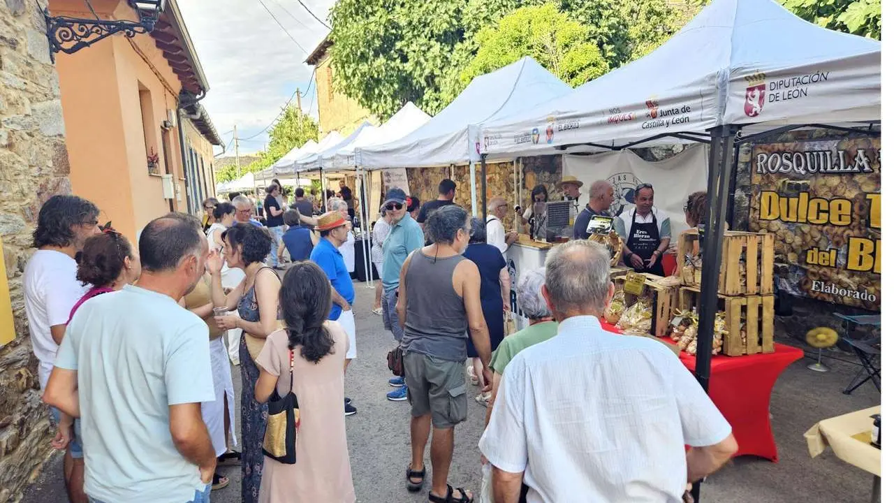 Feria "Apostando por el Bierzo. Naturalmente" en Castropodame (Le&oacute;n)