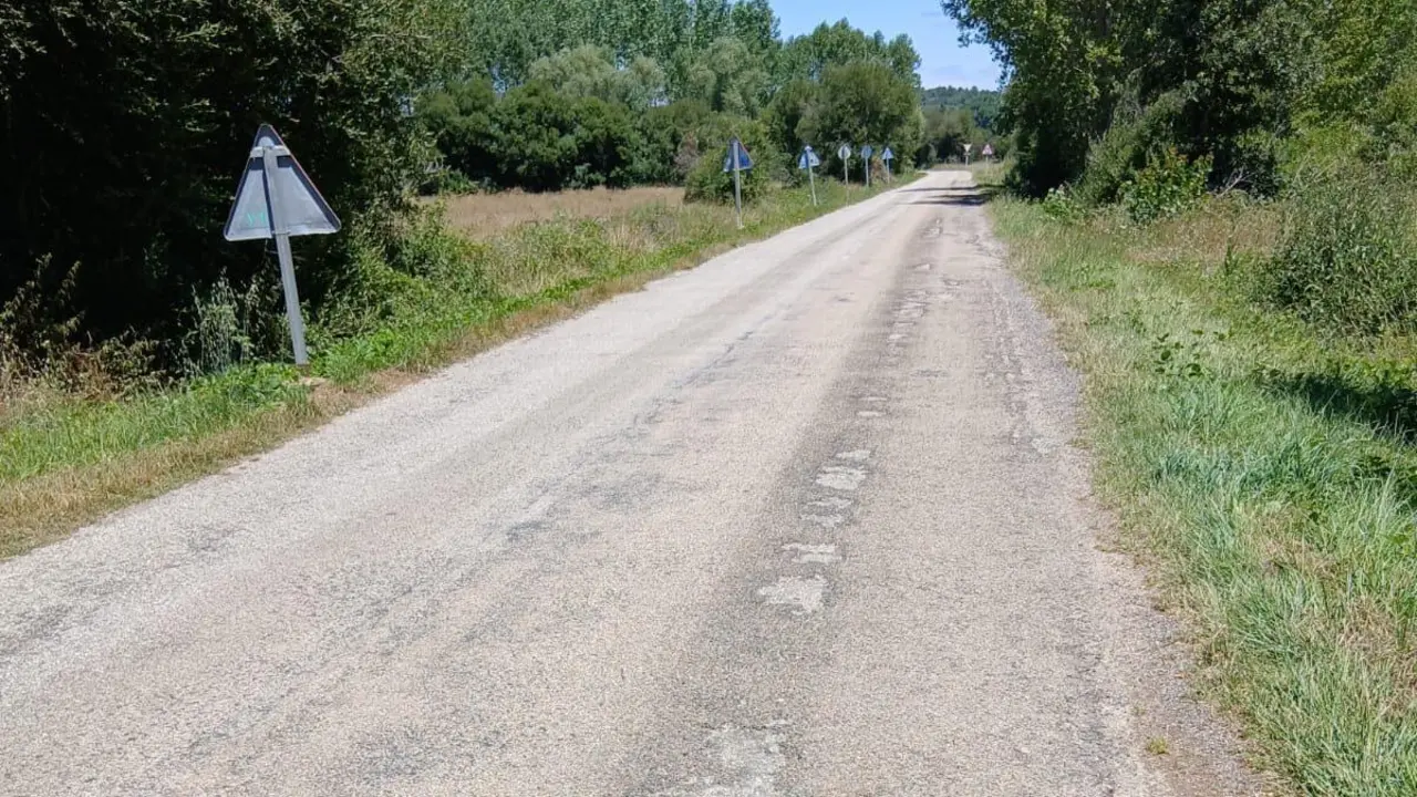 La carretera de Magaz de Cepeda a Villamejil.