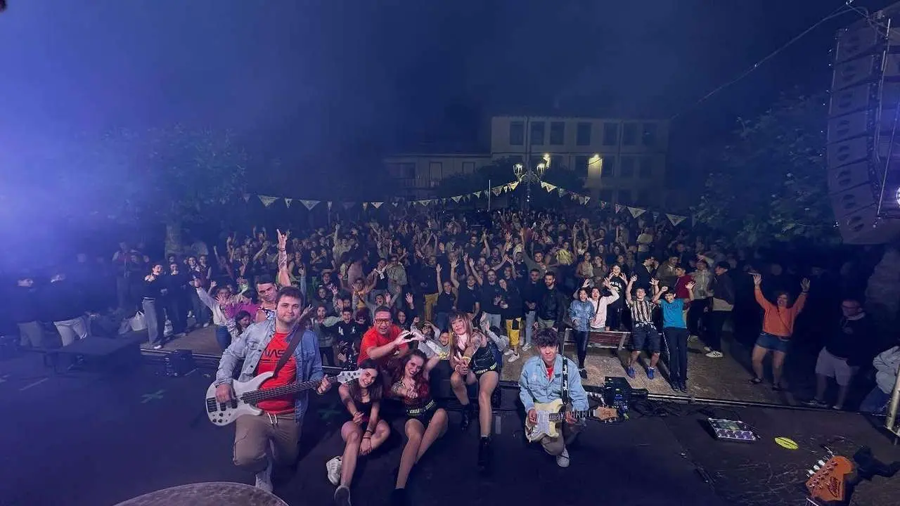 Imagen del Grupo Sonido que actuar&aacute;n en las fiestas del barrio de San Juan, Sahag&uacute;n