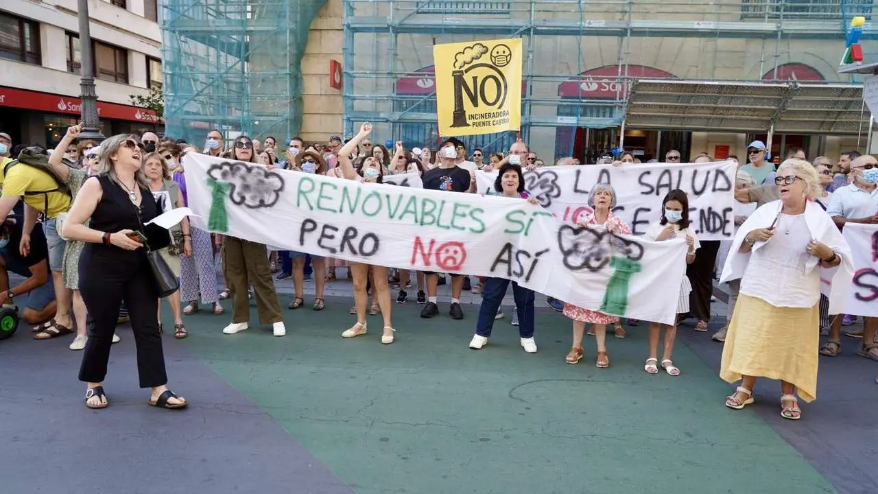 Concentraci&oacute;n en contra de la construcci&oacute;n de la planta de biomasa de la Red de Calor de Le&oacute;n, Campillo. ICAL. 